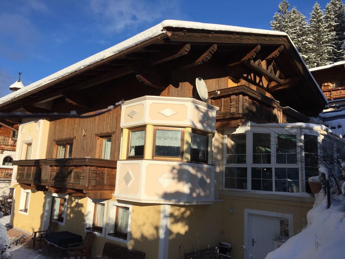 Апартаменты Haus Alpenchalet Нойштифт-им-Штубайталь Экстерьер фото